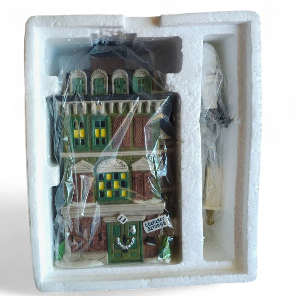 Dept 56 Dickens Village The Flat Of Ebenezer Scrooge 55875 Lighted House In Box